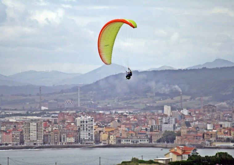 Conoce Gijón como un pájaro